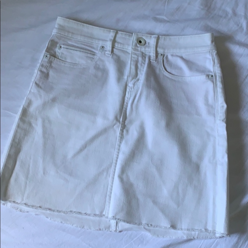 Vinyard Vines raw hem skirt
